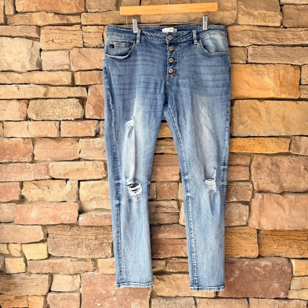 Kancan 15/31 Blakely Button Fly Ripped Skinny Ankle Distressed Denim Women Jeans